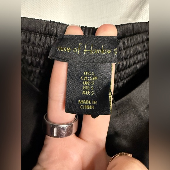 House of Harlow 1960 Black Satin Crop Top Small - Picture 3 of 5